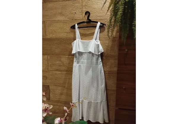 Vestido branco, Midi, em ótimo estado