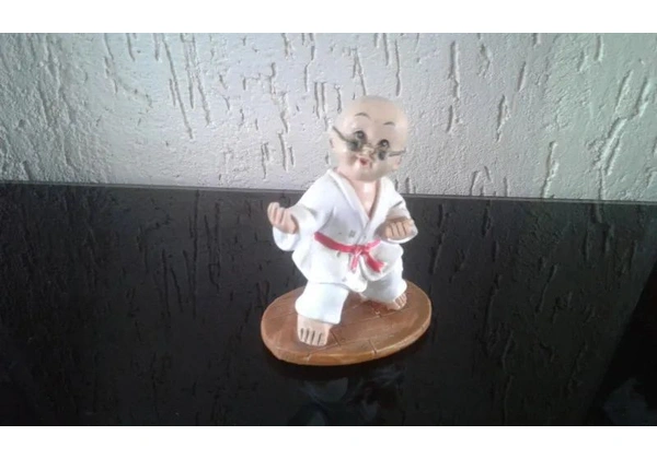 Kung Fu Estatua Miniatura Decorativa