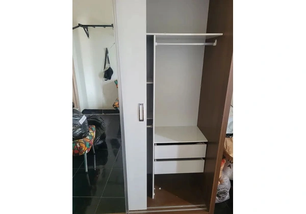 Guarda roupa de casal bem conservado