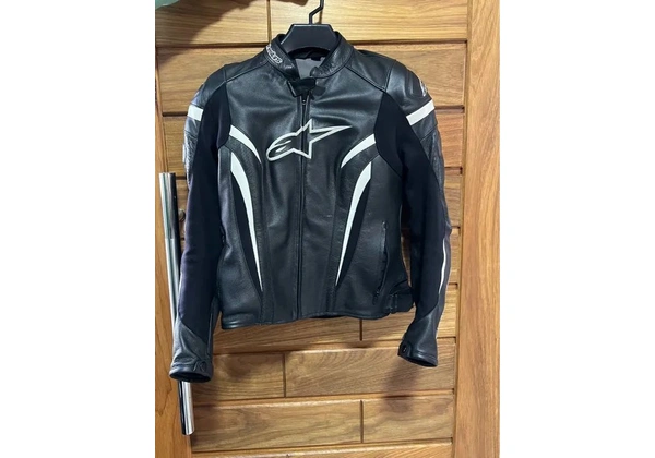 Jaqueta em Couro Alpinestars Feminina