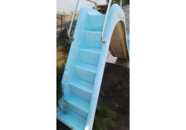Escorregador piscina fibra usado