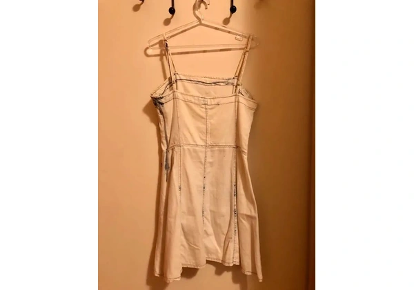 Vestido jeans com flores