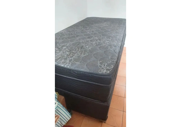 Cama Box Solteiro Molas Ensacadas Semi Nova