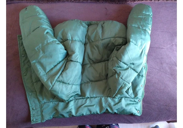 Jaqueta Puffer verde exército