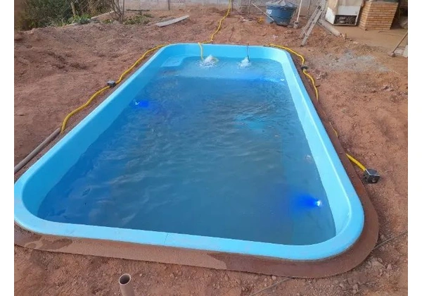 Piscina direto da fábrica