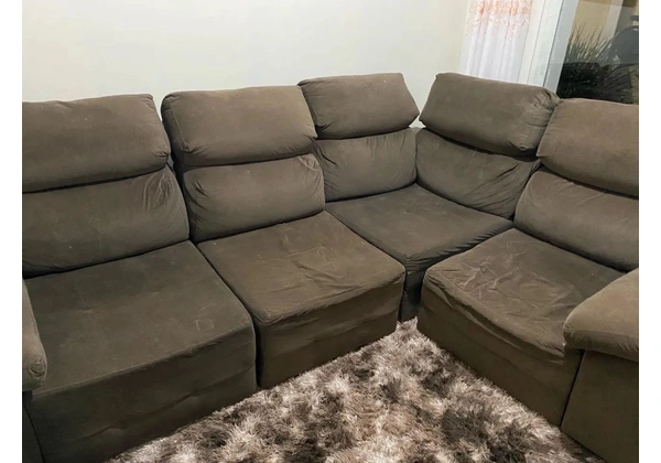 Sofá de Canto em Suede Marrom