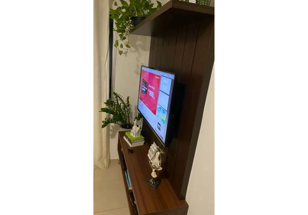 Rack todo em MDF em ótimo estado