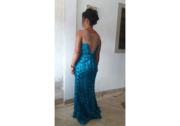 Vestido de Festa Azul.