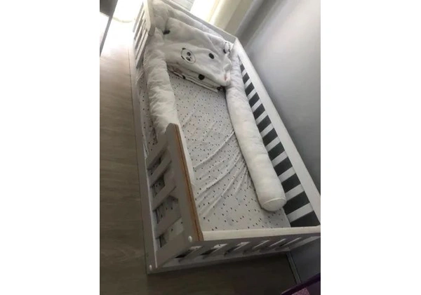 Cama montessoriana Infantil com colchão