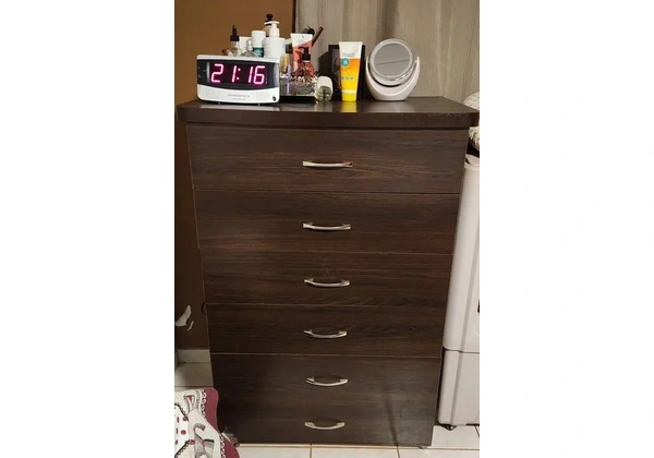 Cômoda com 6 gavetas