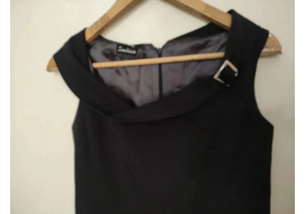 SIMULASSAO Vestido alfaiataria tubinho midi Tam 42 95, 00<br>Forrado <br>Com bolsos<br><br>