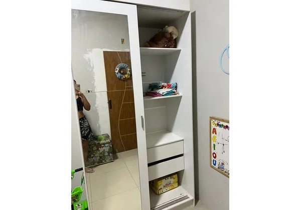 Guarda roupas solteiro