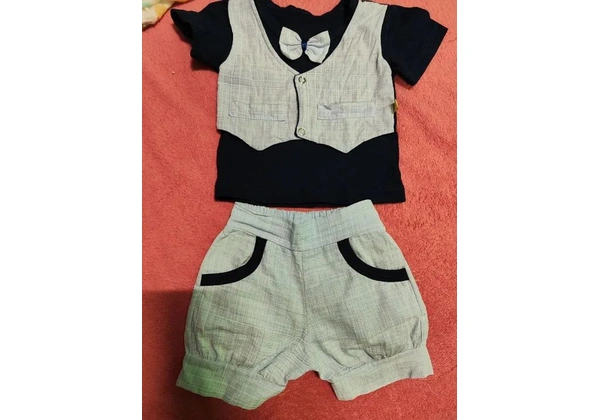 Vendo roupa de bebê de 1 mês .