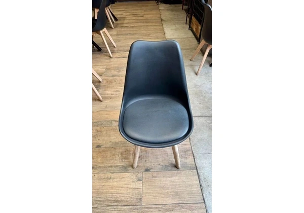 Cadeira Saarinen wood semi nova