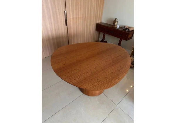 Mesa de Jantar Orgânica em Madeira