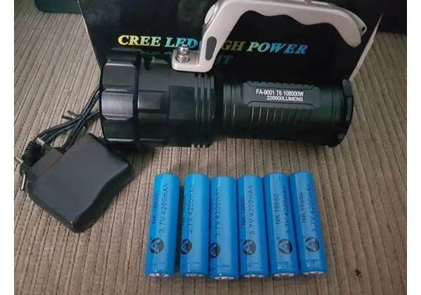 Lanterna Holofote Tática Led Mão T6 Zoom 3 Baterias Ultra Potente