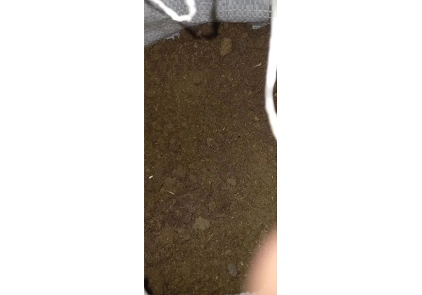 Esterco de Gado Diretamente do Curral Pacote de 10kg