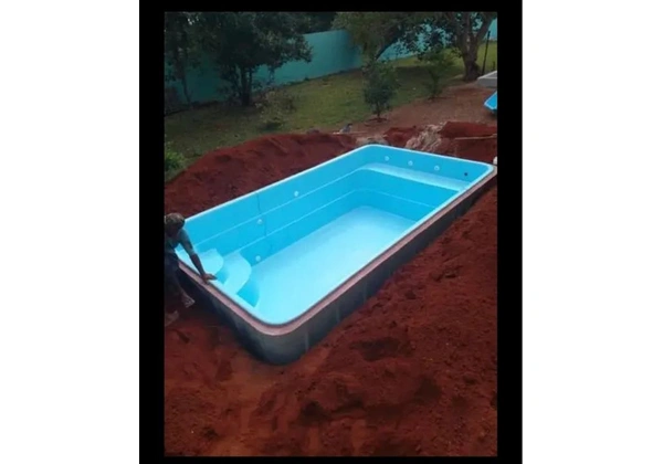 Piscina de fibra 5 metros instalada + Kit filtrante