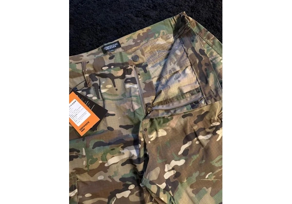 Calça Tática Camuflada - NOVA COM ETIQUETA - LINDA