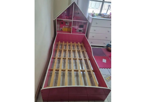 Cama de Solteiro com Casinha