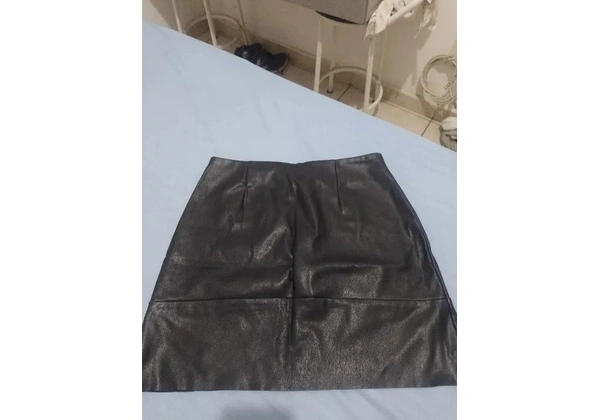 Saia preta de courino tamanho 36