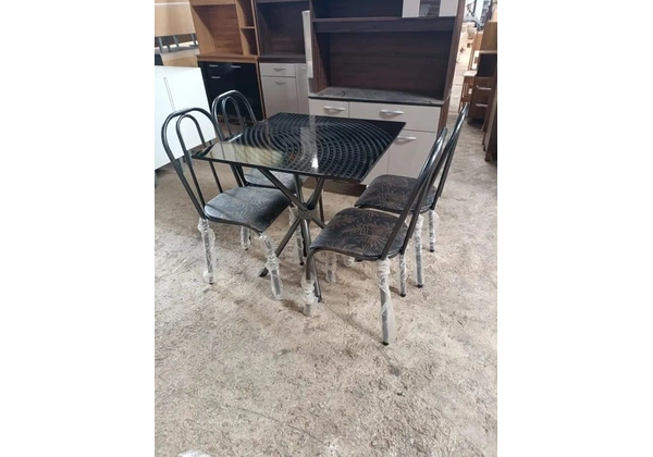 Mesa Kasianc 4 cadeiras 70x70