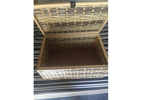BAÚ ARTESANAL 55 x 37 x 24cm... TENHO MAIS ANÚNCIOS NO MEU PERFIL