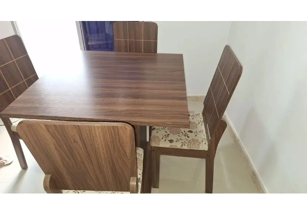 Mesa de Centro 4 cadeiras - Excelente estado