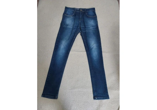 3 calças Jeans.
