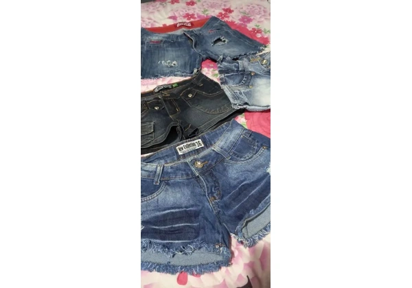 Lotinho de shorts jeans e de malha 20 shorts.