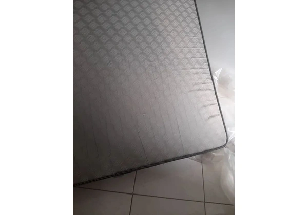 Colchão de casal em ótimo estado