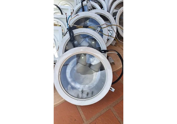 Spot de Embutir Retangular Triplo 53, 5x19, 5x15cm Alumínio - em bom estado