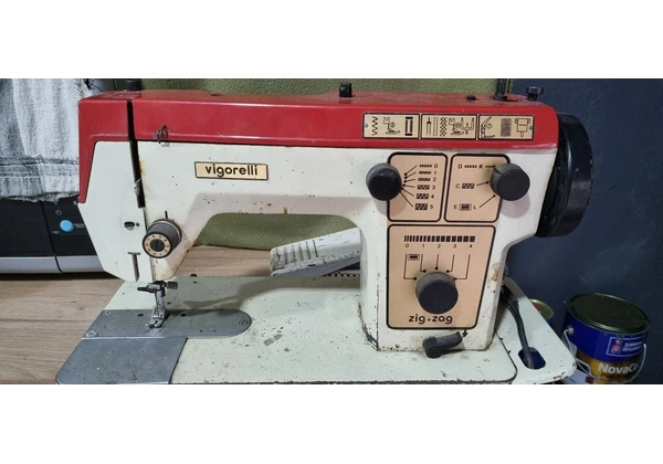 Máquina de Costura Relíquia