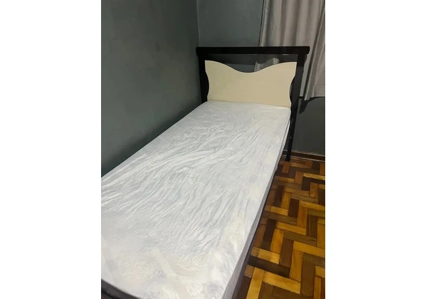 Vende-se cama solteiro +colchão