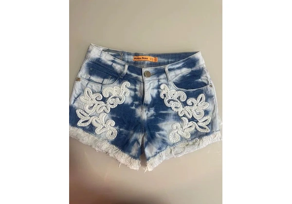 Short morena rosa