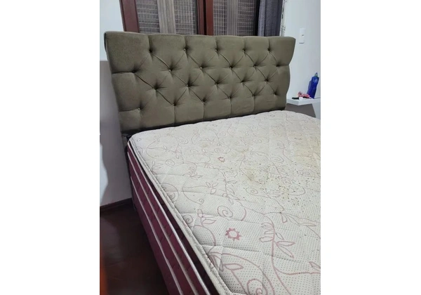 Cama casal com cabeceira