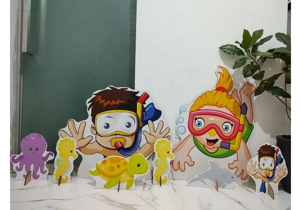 Desapego displays sereia Ariel trolls e fundo do mar