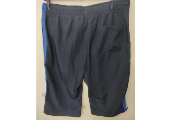 NIKE BERMUDA MASCULINA TAM M 85, 00<br>TACTEL<br>Com forro tela<br>Altura 70cm<br>Cintura com cordone<br>