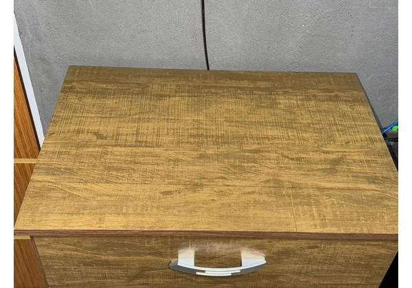 Cômoda de 5 gavetas