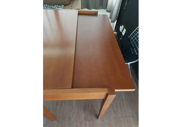 MESA EXPANSÍVEL EM MADEIRA MACIÇA