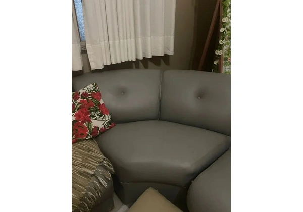 Vendo sofá de 3 lugares de canto em napa em excelente estado