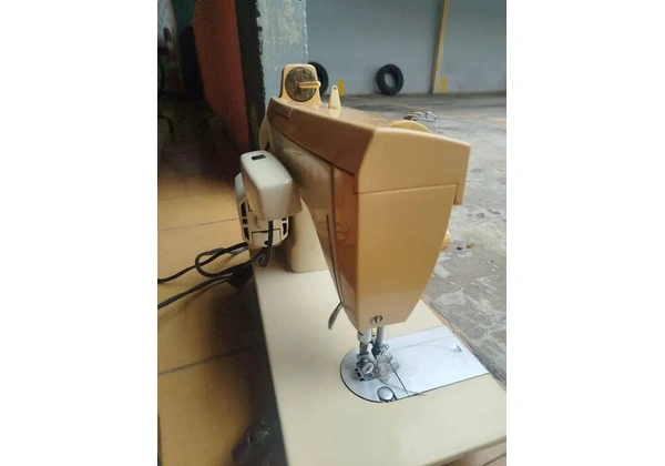 Máquina de costura, Singer facilita, super conservado