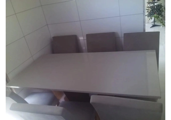Mesa 6 lugares 1000.00 aceito cartão