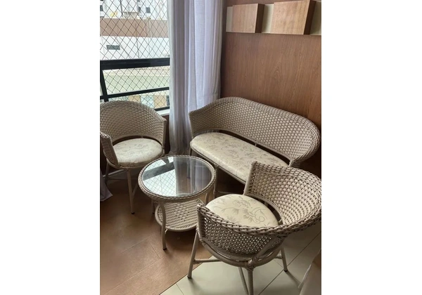 Conjunto de Namoradeira com poltronas Semi novo! Extremamente conservados!