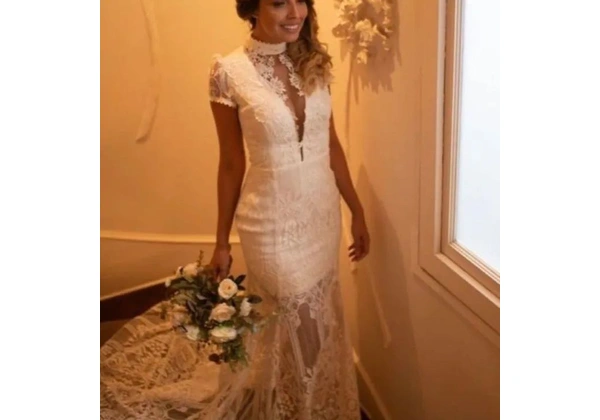 Vestido de renda branco marca Doce Maria para casamento