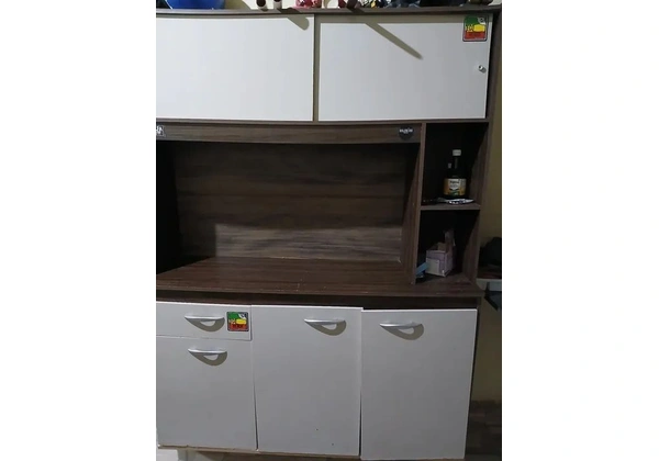 Vendo um armário seminovo