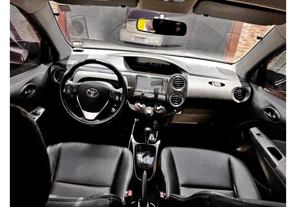 Toyota Etios Sedan XLS 1.5 automático