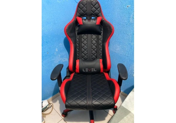 CADEIRA GAMER LEVEL RECLINÁVEL COM BRAÇO AJUSTÁVEL. VERMELHO E PRETO