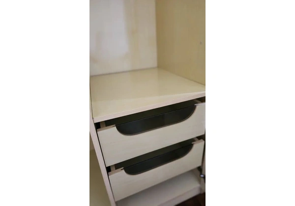 Guarda-Guarda Roupa Completo com Cama e Comoda