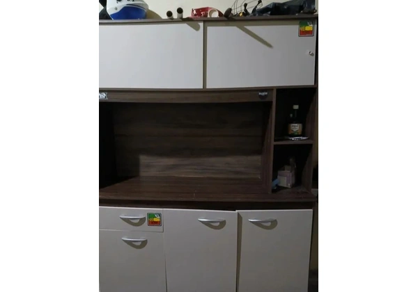 Vendo um armário seminovo